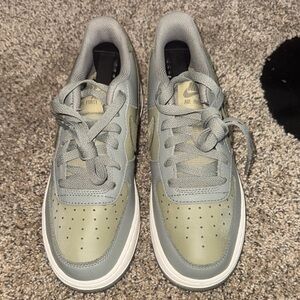 Nike Air Force 1 Low in Gray & Olive NWOT